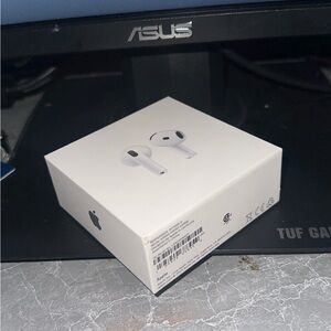 Apple AirPods in Classic White